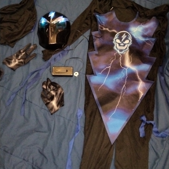 Spirit Halloween-XTREME LIGHTNING NINJA COSTUME - Picture 3 of 9